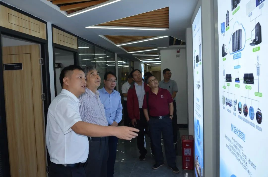 原國家安監(jiān)總局巡視員李偉敏、中機電協(xié)智能化礦山分會會長張立寬一行考察九九智能環(huán)保